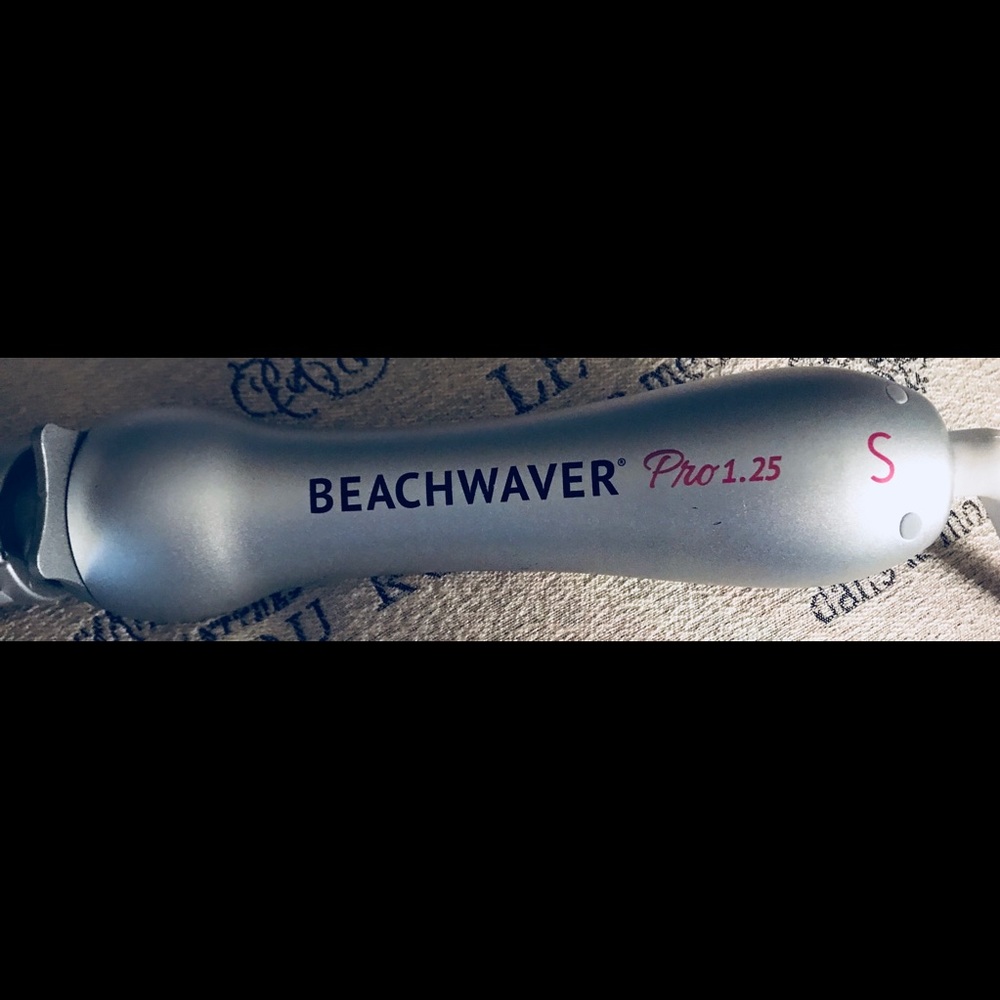 Beachwaver Pro Line 1.25 Rotating Curling Iron - Picture 3 of 5